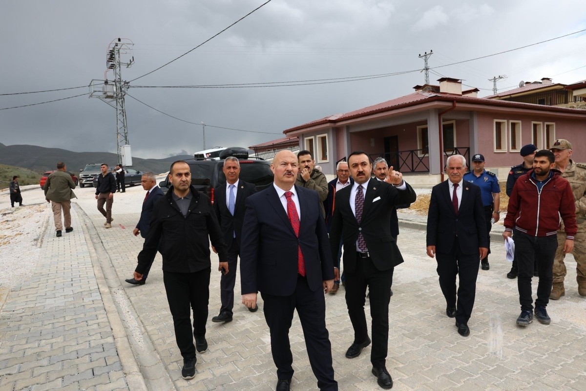 Adıyaman Valisi Abdullah Küçük, Çelikhan’daki Köy Evleri İnşaatını Yerinde İnceledi