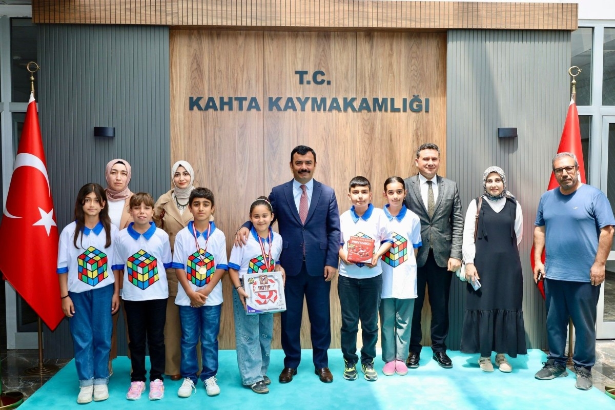 Dereceye Giren Öğrencilerden Kaymakamlık Ziyareti