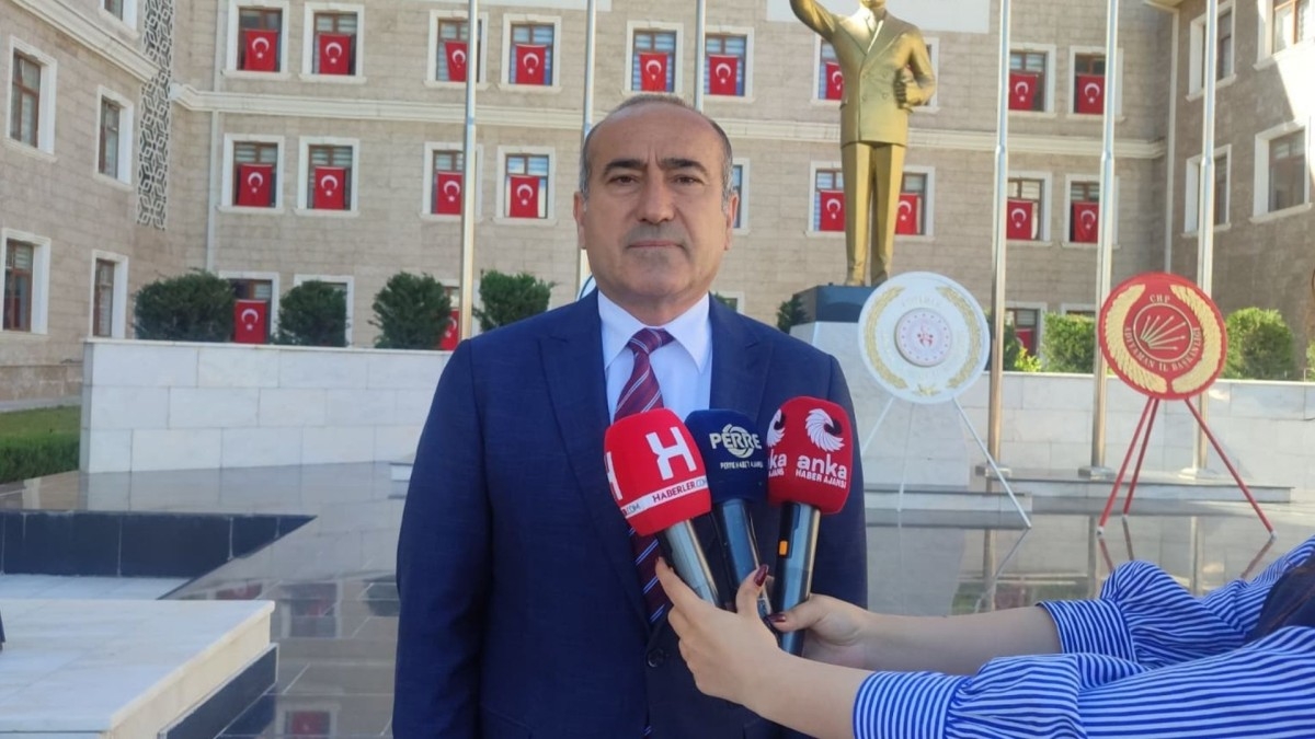 Özcan’dan CHP Kurultayı Kararına Sert Tepki: “Hukuk Devleti İlkeleri Zedeleniyor”