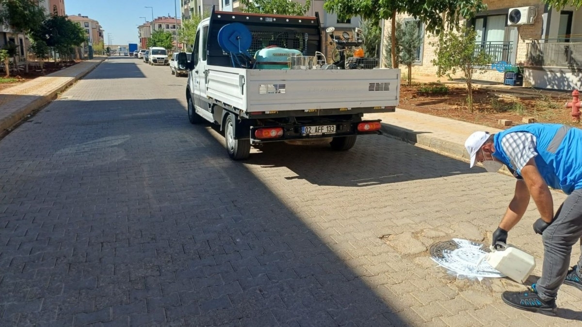 Toplu Konutlarda Koruyucu İlaçlama Hız Kesmeden Sürüyor