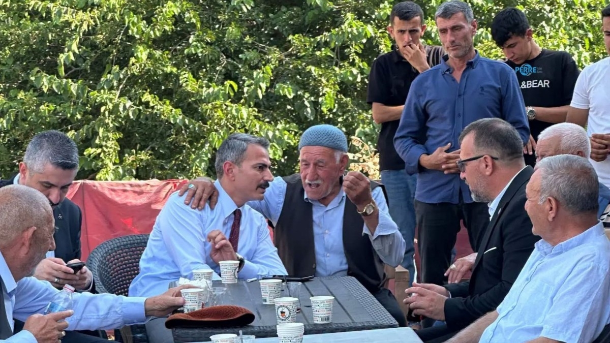 MHP Adıyaman Teşkilatı Gerger'de Vatandaşlarla Buluştu