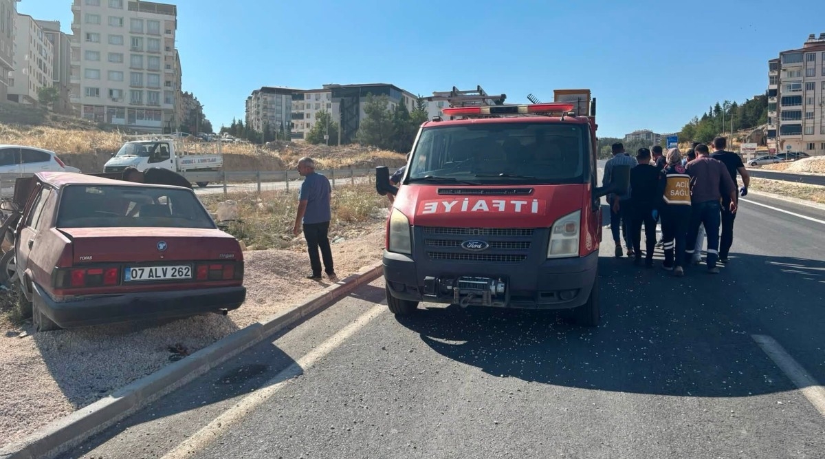 Trafik Kazası: Otomobil Sürücüsü Yaralandı - Videolu Haber
