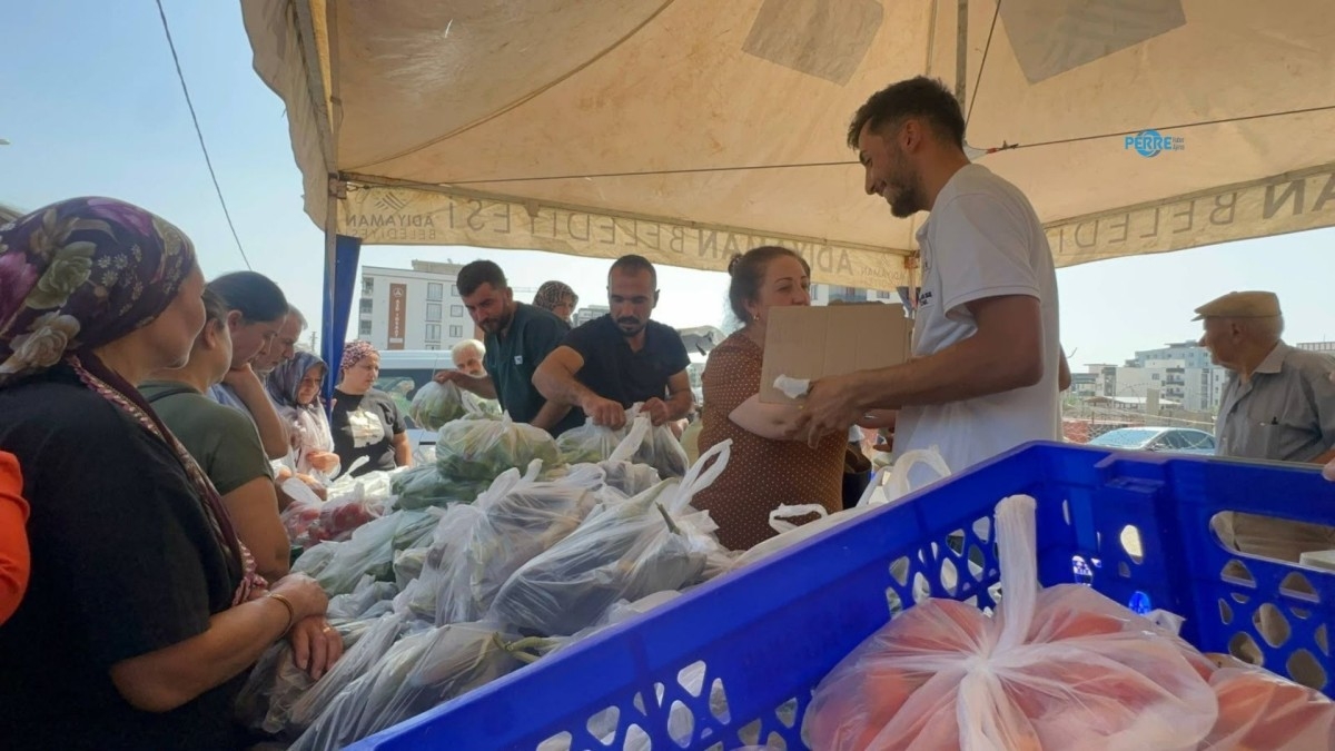 Adıyaman Belediyesi’nden Cebe Dost Hasat: Kilosu 20 TL- Videolu Haber