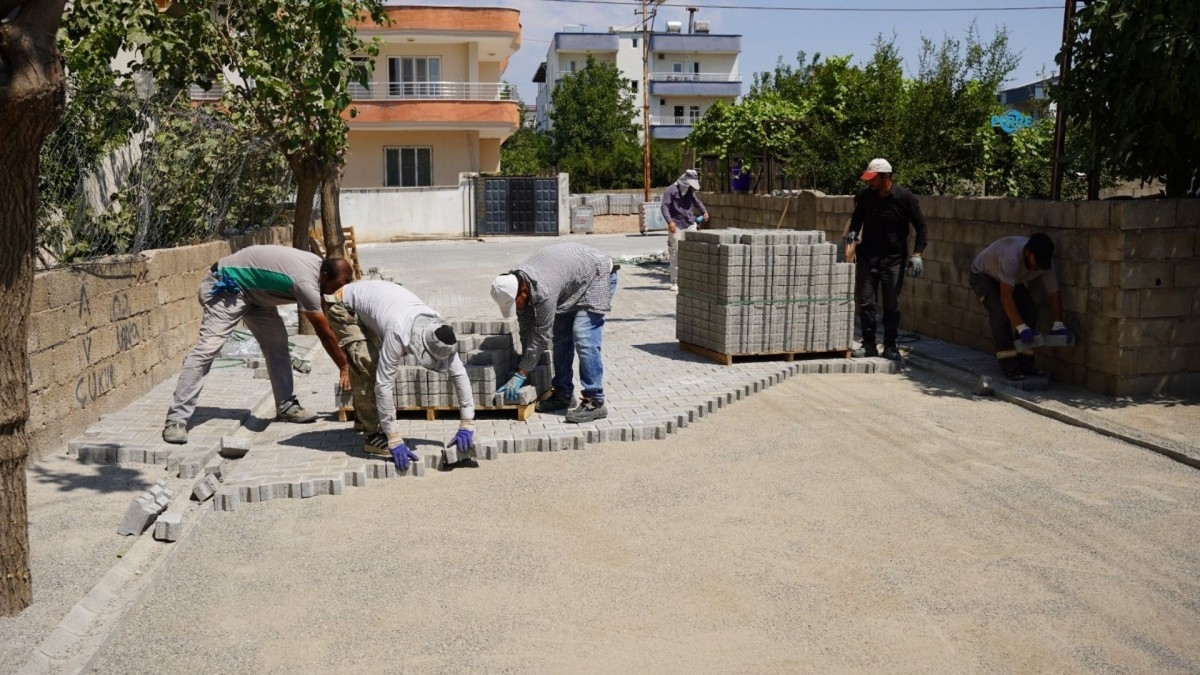 Kahta’da yol çalışmaları hızlandı: Hallaç ‘Bozuk yol bırakmayacağız’ dedi