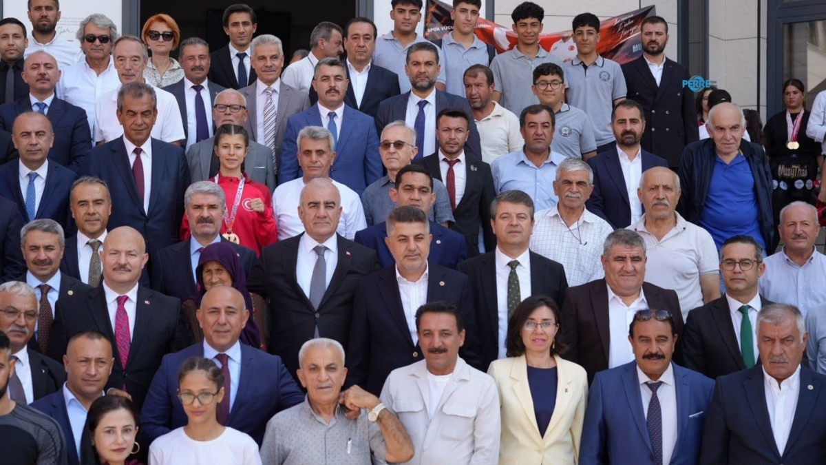 Besni Eğitim Bayramı’nda Başkan Tutdere Konuştu   - Videolu Haber