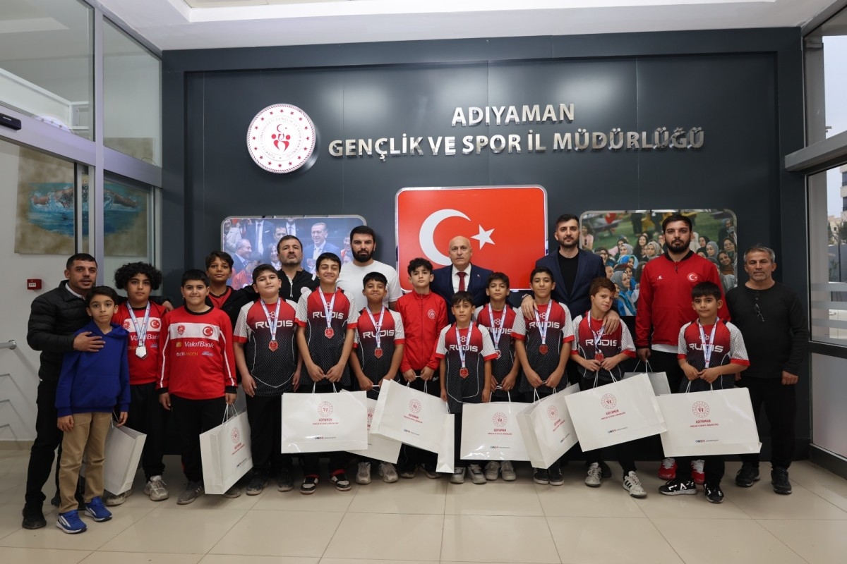 Adıyaman’ın Gururu Güreşçiler Ödüllendirildi